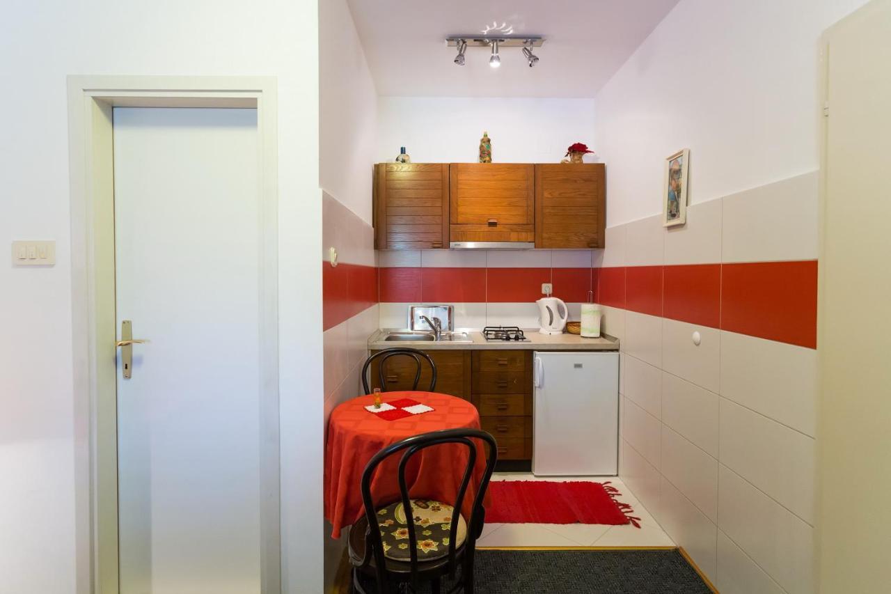 Studio Apartment Boksic ムリニ エクステリア 写真