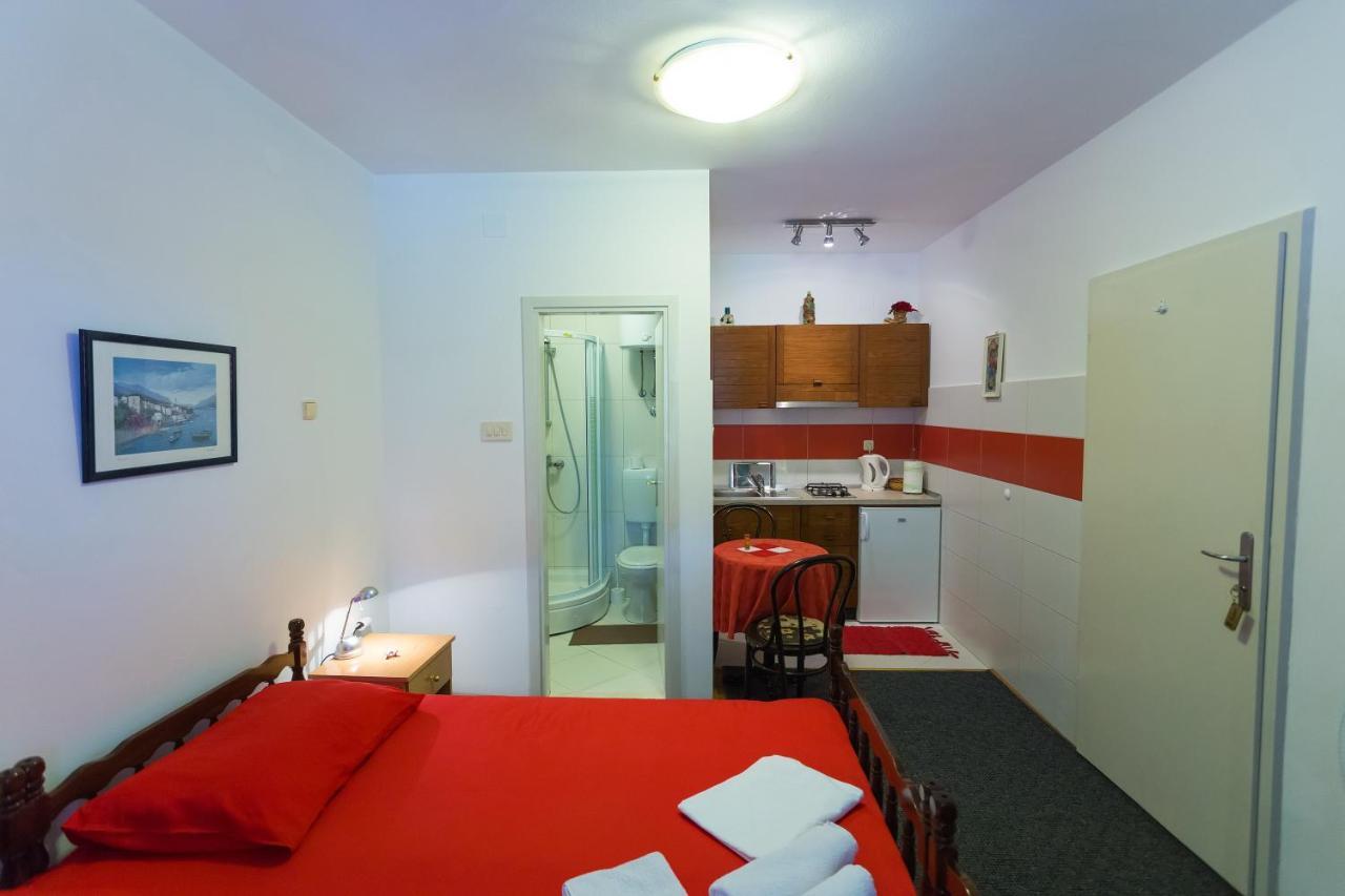 Studio Apartment Boksic ムリニ エクステリア 写真