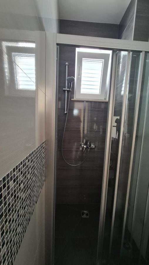 Studio Apartment Boksic ムリニ エクステリア 写真